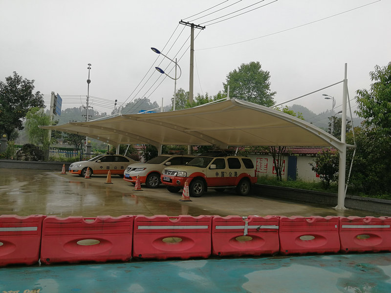 膜結(jié)構(gòu)汽車棚